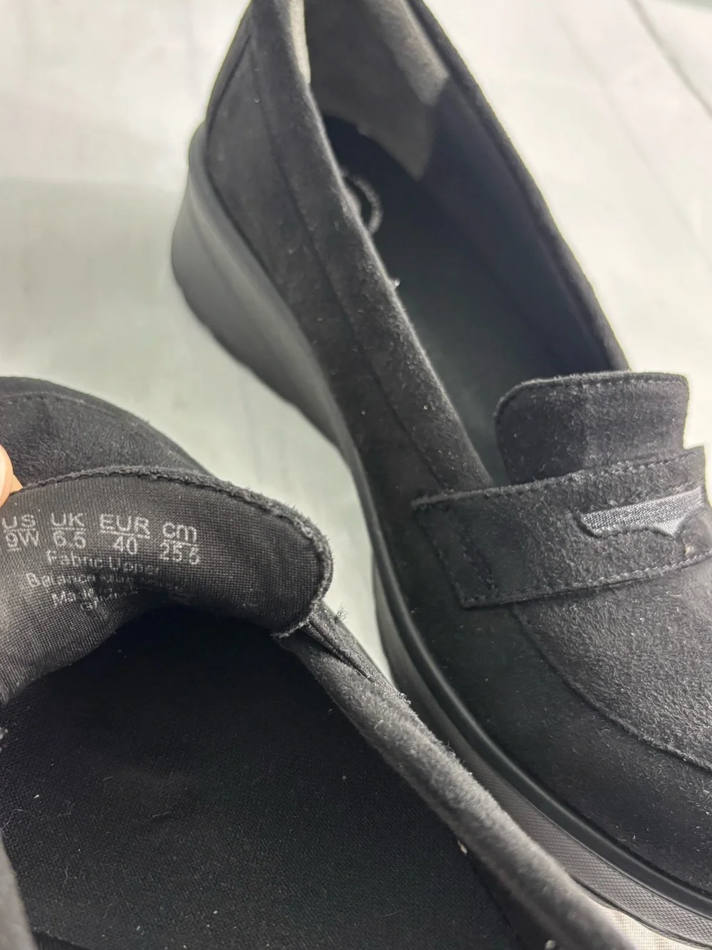 BZees Gamma Slip-On Wedge Loafers Sz 9W Lightweight Soft Anatomical Insole